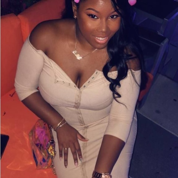 ✨ Welcome to my closet! ✨ - Picture 2 of 10